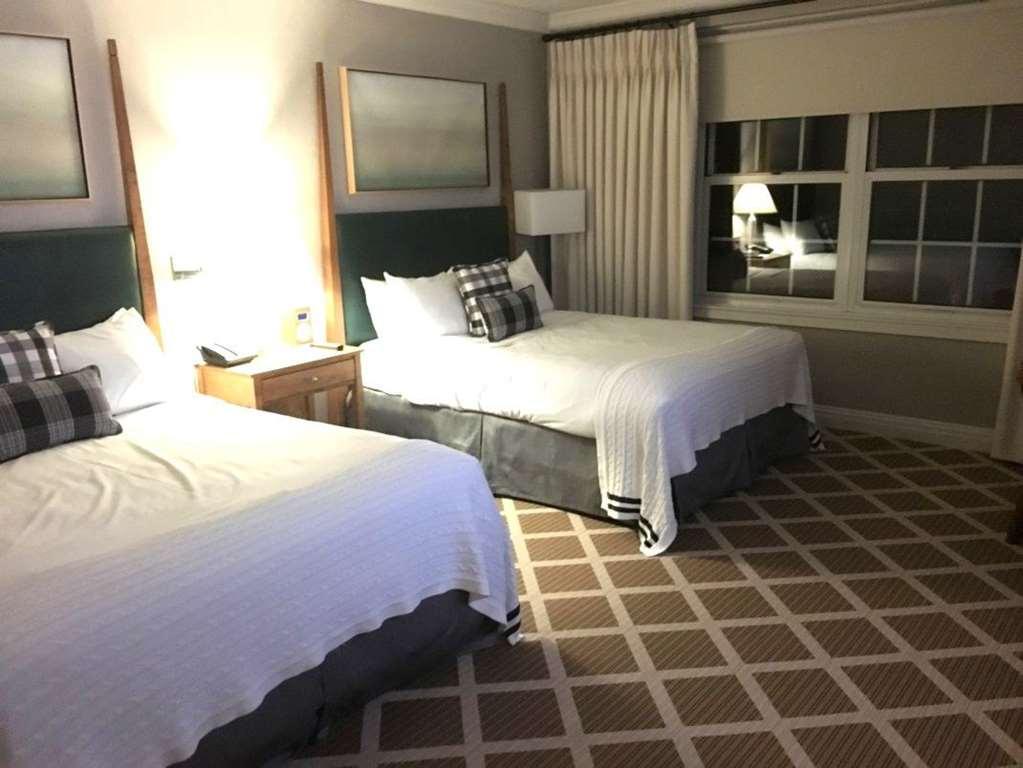 Hanover Inn Dartmouth Room photo